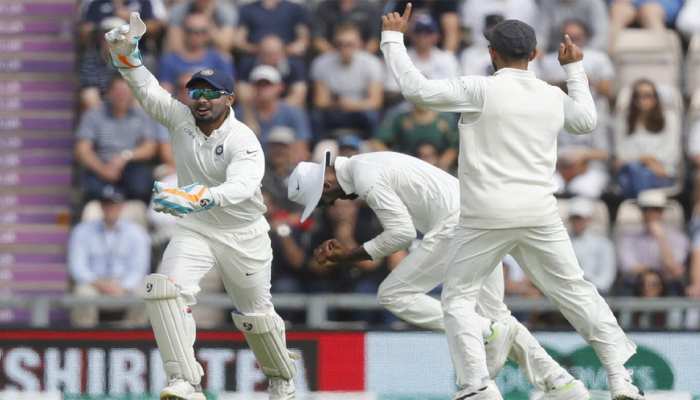 VIDEO: स्लिप में कैच के मास्टर होते जा रहे हैं केएल राहुल, द्रविड़ का 16 साल पुराना रिकॉर्ड तोड़ा VIDEO: स्लिप में कैच के मास्टर होते जा रहे हैं केएल राहुल, द्रविड़ का 16 साल पुराना रिकॉर्ड तोड़ा