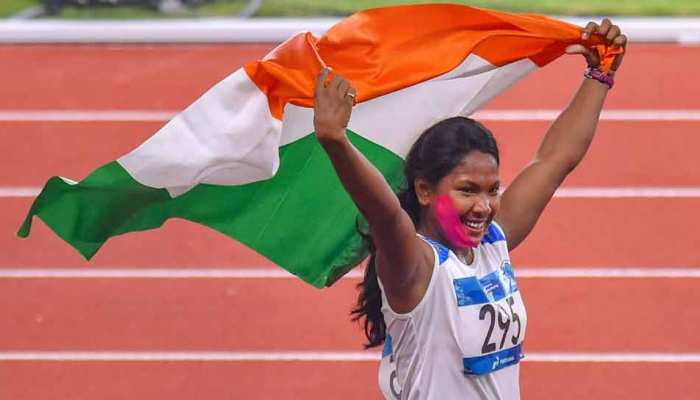जिस स्वप्ना बर्मन ने इंडोनेशिया में गोल्ड जीता, उसे कभी दोस्तों ने भी नकार दिया था जिस स्वप्ना बर्मन ने इंडोनेशिया में गोल्ड जीता, उसे कभी दोस्तों ने भी नकार दिया था