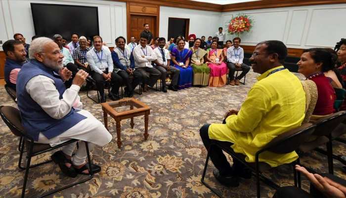 प्रधानमंत्री नरेंद्र मोदी ने कहा, 'शिक्षक आजीवन ज्ञान की धारा से जुड़े रहते हैं' प्रधानमंत्री नरेंद्र मोदी ने कहा, 'शिक्षक आजीवन ज्ञान की धारा से जुड़े रहते हैं'