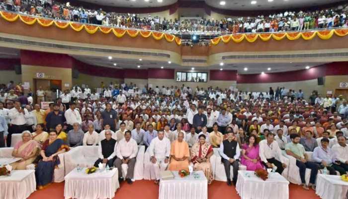 7वां वेतन आयोग : शिक्षक दिवस पर सीएम योगी ने राज्य के टीचरों को दिया यह 'बड़ा तोहफा' 7वां वेतन आयोग : शिक्षक दिवस पर सीएम योगी ने राज्य के टीचरों को दिया यह 'बड़ा तोहफा'