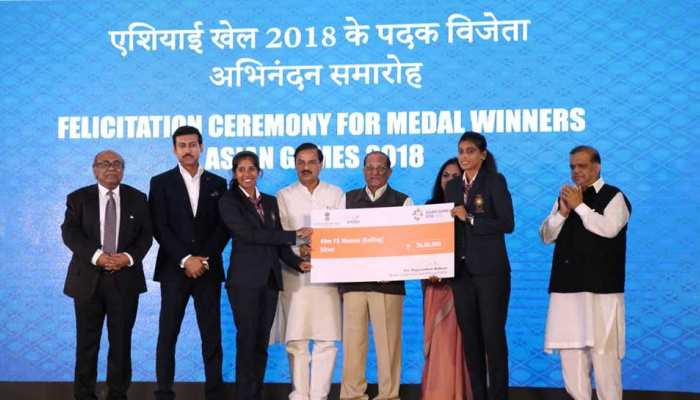 एशियाड विजेताओं से खेलमंत्री बोले- आपका सफर अभी पूरा नहीं हुआ, ओलंपिक है लक्ष्य एशियाड विजेताओं से खेलमंत्री बोले- आपका सफर अभी पूरा नहीं हुआ, ओलंपिक है लक्ष्य