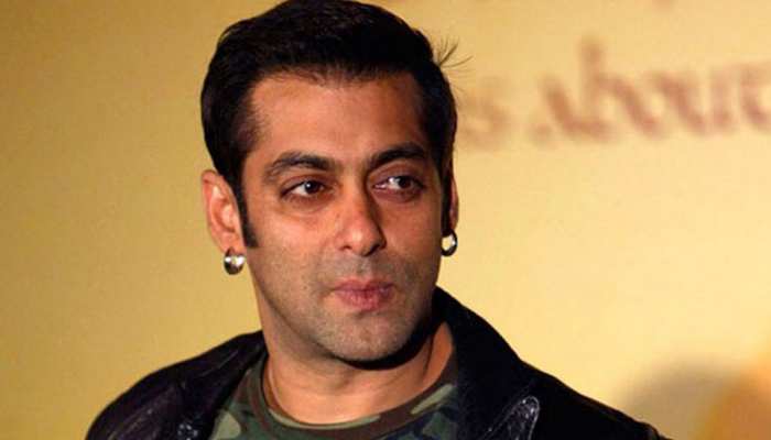 Bigg Boss कंटेस्टेंट्स को लेकर सलमान खान का बड़ा बयान, कहा- 'मेरे पास कई फोन आते हैं' Bigg Boss कंटेस्टेंट्स को लेकर सलमान खान का बड़ा बयान, कहा- 'मेरे पास कई फोन आते हैं'