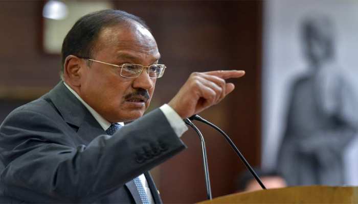 डोभाल के बयान पर PDP का पलटवार, J&K के विलय पर यकीन करने वालों को माननी चाहिए विलय-संधि डोभाल के बयान पर PDP का पलटवार, J&K के विलय पर यकीन करने वालों को माननी चाहिए विलय-संधि