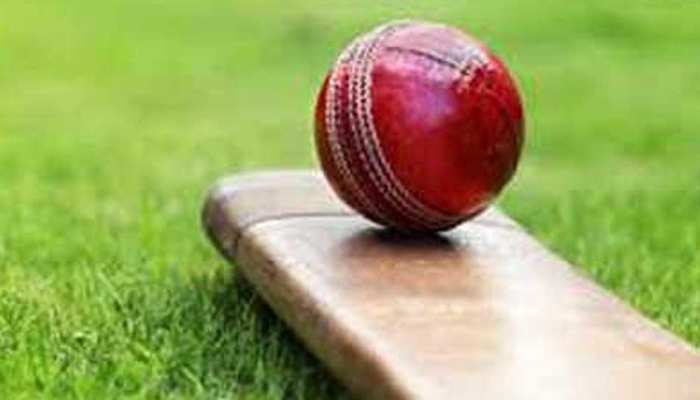 दलीप ट्रॉफी: निखिल का शानदार शतक, इंडिया ब्लू ने बनाए 541 रन दलीप ट्रॉफी: निखिल का शानदार शतक, इंडिया ब्लू ने बनाए 541 रन