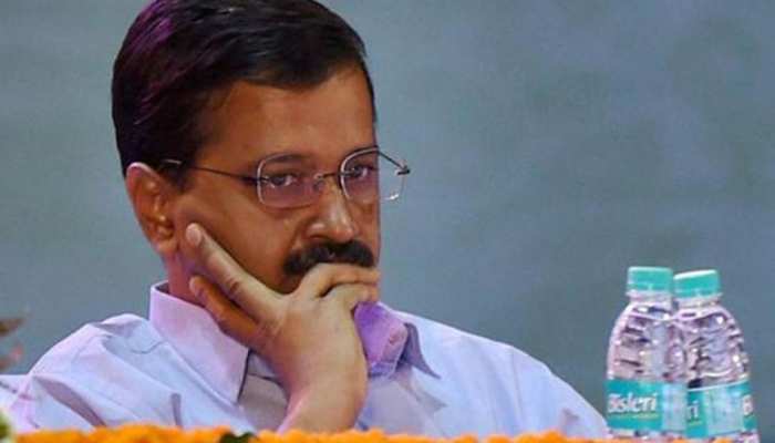 दिल्ली मेट्रो का आम आदमी की पहुंच से दूर होना बेहद दुखद : केजरीवाल दिल्ली मेट्रो का आम आदमी की पहुंच से दूर होना बेहद दुखद : केजरीवाल