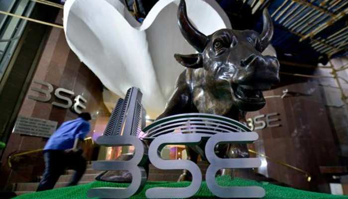 रुपये में मजबूती से संभला बाजार, सेंसेक्स 144 अंक ऊपर खुला, निफ्टी 11500 के पार रुपये में मजबूती से संभला बाजार, सेंसेक्स 144 अंक ऊपर खुला, निफ्टी 11500 के पार