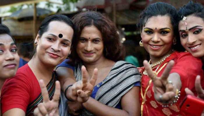कौन है धारा 377 पर कानूनी जंग जीतने वाली LGBT कम्युनिटी, जानें उनके बारे में कौन है धारा 377 पर कानूनी जंग जीतने वाली LGBT कम्युनिटी, जानें उनके बारे में