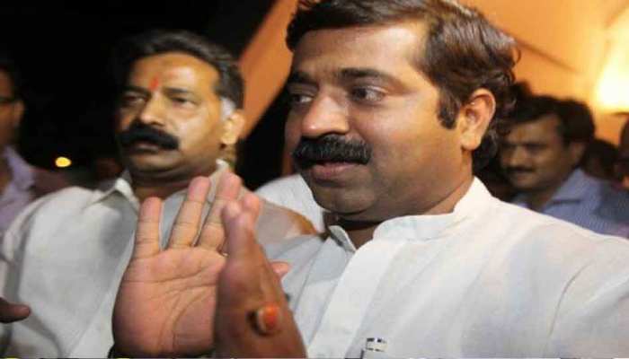 बुरे फंसे BJP विधायक राम कदम, विवादित बयान पर महिला आयोग ने जारी किया नोटिस बुरे फंसे BJP विधायक राम कदम, विवादित बयान पर महिला आयोग ने जारी किया नोटिस