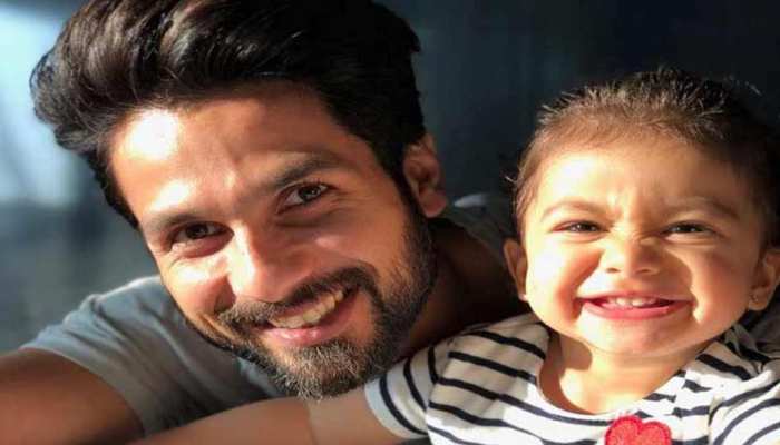 फिर से पापा बनें शाहिद कपूर बोले, 'मैं डायपर बदलने में परफेक्ट हूं..' फिर से पापा बनें शाहिद कपूर बोले, 'मैं डायपर बदलने में परफेक्ट हूं..'