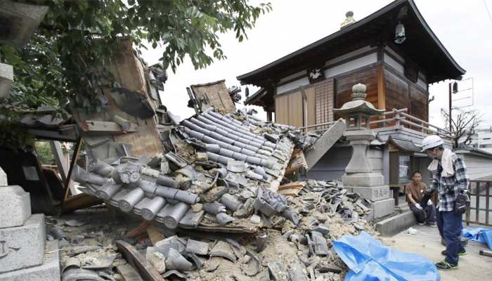 जापान: भूकंप में मरने वालों की संख्या हुई 18, मलबे से जिंदा लोगों को बचाने की कोशिश जारी जापान: भूकंप में मरने वालों की संख्या हुई 18, मलबे से जिंदा लोगों को बचाने की कोशिश जारी