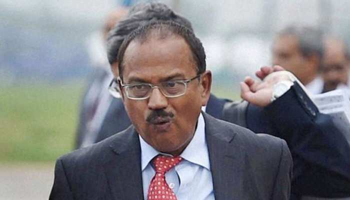 NSA अजीत डोभाल पहुंचे पटना, डीजीपी के साथ हुई बैठक NSA अजीत डोभाल पहुंचे पटना, डीजीपी के साथ हुई बैठक