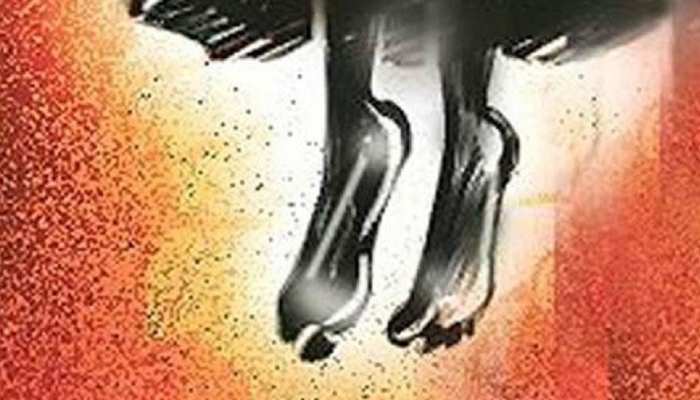 मराठा आरक्षण के मुद्दे पर 11वीं की छात्रा ने की खुदकुशी मराठा आरक्षण के मुद्दे पर 11वीं की छात्रा ने की खुदकुशी
