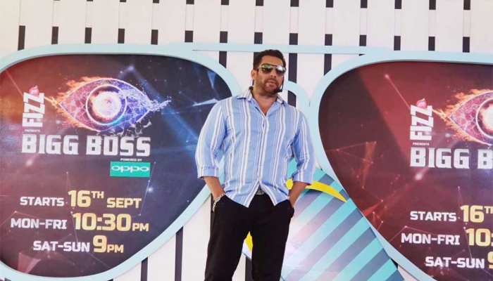Bigg Boss 12: सलमान ने बीते साल एक एपिसोड के लिए थे 11 करोड़, इस बार की फीस जानकर उड़ जाएंगे आपके होश Bigg Boss 12: सलमान ने बीते साल एक एपिसोड के लिए थे 11 करोड़, इस बार की फीस जानकर उड़ जाएंगे आपके होश