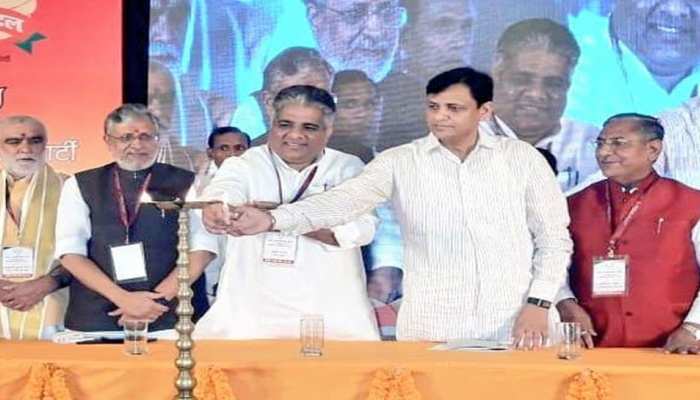 बीजेपी ने की नीतीश कुमार की तारीफ, कहा दर्ज करेंगे एतिहासिक जीत बीजेपी ने की नीतीश कुमार की तारीफ, कहा दर्ज करेंगे एतिहासिक जीत