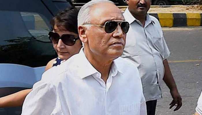 अगस्ता वेस्टलैंड हेलीकॉप्टर मामले में पूर्व वायु सेना प्रमुख त्यागी और अन्य को जमानत अगस्ता वेस्टलैंड हेलीकॉप्टर मामले में पूर्व वायु सेना प्रमुख त्यागी और अन्य को जमानत