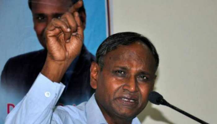 मंदिरों के सोने से बाढ़ प्रभावित केरल के पुनर्निर्माण में मिल सकती है मदद : BJP सांसद मंदिरों के सोने से बाढ़ प्रभावित केरल के पुनर्निर्माण में मिल सकती है मदद : BJP सांसद