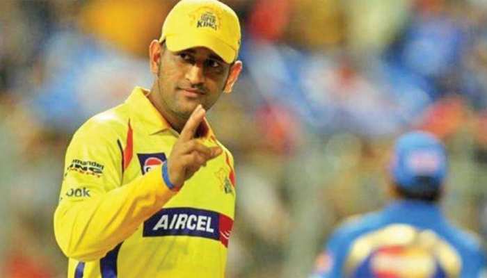 ऐसे दीवाना नहीं देखा होगा, धोनी के लिए इस शख्स ने कर दिया कुछ ऐसा... ऐसे दीवाना नहीं देखा होगा, धोनी के लिए इस शख्स ने कर दिया कुछ ऐसा...