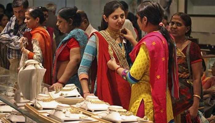 सोना और गिरा, चांदी भी फिसली, जानिए क्या रहे आज के भाव सोना और गिरा, चांदी भी फिसली, जानिए क्या रहे आज के भाव
