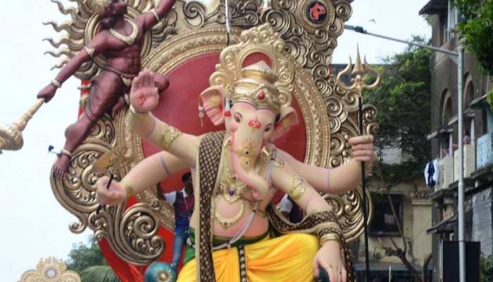 महाराष्ट्र: 38 साल पुरानी है प्रथा, सांगली की गोटखिंड मस्जिद में विराजे गणपति महाराष्ट्र: 38 साल पुरानी है प्रथा, सांगली की गोटखिंड मस्जिद में विराजे गणपति
