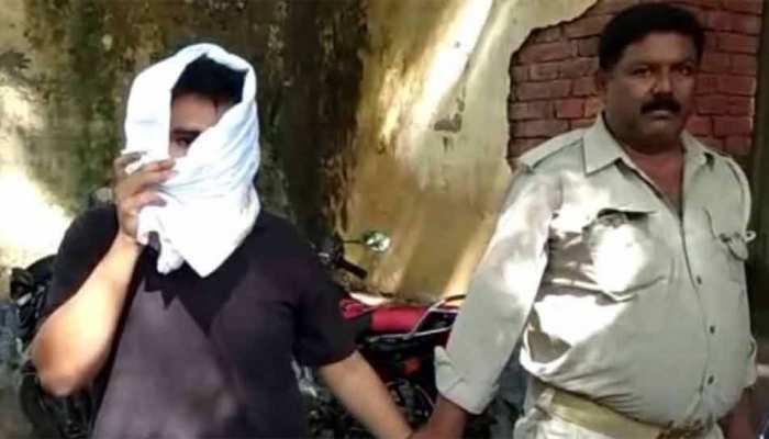मेरठ में भी सामने आई लड़की पर जुल्म की दिल्ली जैसी वारदात, दरोगा का बेटा गिरफ्तार मेरठ में भी सामने आई लड़की पर जुल्म की दिल्ली जैसी वारदात, दरोगा का बेटा गिरफ्तार