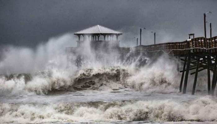 Hurricane Florence makes landfall in Carolinas, threatens catastrophic flood Hurricane Florence makes landfall in Carolinas, threatens catastrophic flood