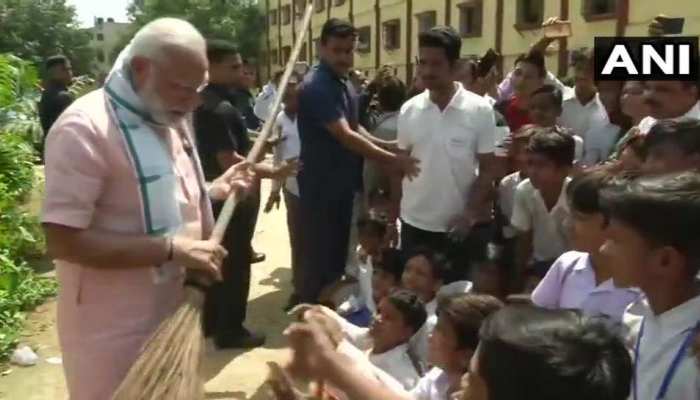 स्वच्छता अभियान में श्रमदान करने वालों का नाम सुनहरे अक्षरों में आएगा: PM मोदी स्वच्छता अभियान में श्रमदान करने वालों का नाम सुनहरे अक्षरों में आएगा: PM मोदी