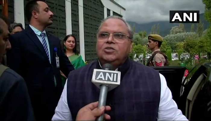 J&K: राज्यपाल सत्यपाल मलिक की अपील, 'चुनाव जनता के लिए हैं, सभी पार्टियां भाग लें' J&K: राज्यपाल सत्यपाल मलिक की अपील, 'चुनाव जनता के लिए हैं, सभी पार्टियां भाग लें'