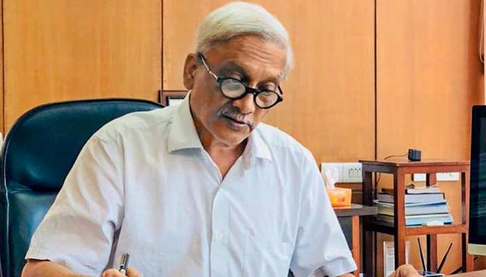 गोवा बीजेपी अध्यक्ष ने कहा, 'मनोहर पर्रिकर राज्य के CM हैं और आगे भी सीएम रहेंगे' गोवा बीजेपी अध्यक्ष ने कहा, 'मनोहर पर्रिकर राज्य के CM हैं और आगे भी सीएम रहेंगे'