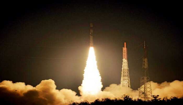इसरो ने PSLV-S42 से 2 विदेशी सैटेलाइट अंतरिक्ष में स्थापित किए, पीएम मोदी ने दी बधाई इसरो ने PSLV-S42 से 2 विदेशी सैटेलाइट अंतरिक्ष में स्थापित किए, पीएम मोदी ने दी बधाई