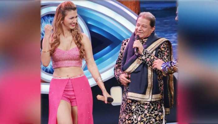 37 साल छोटी गर्लफ्रेंड को लेकर लोगों ने Twitter पर ऐसे उड़ाया अनूप जलोटा का मजाक 37 साल छोटी गर्लफ्रेंड को लेकर लोगों ने Twitter पर ऐसे उड़ाया अनूप जलोटा का मजाक