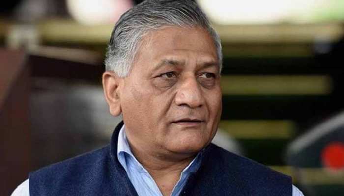 पाकिस्तान में अब भी सेना का ही शासन, वह एक व्यक्ति का ही कर रही समर्थन : वीके सिंह पाकिस्तान में अब भी सेना का ही शासन, वह एक व्यक्ति का ही कर रही समर्थन : वीके सिंह