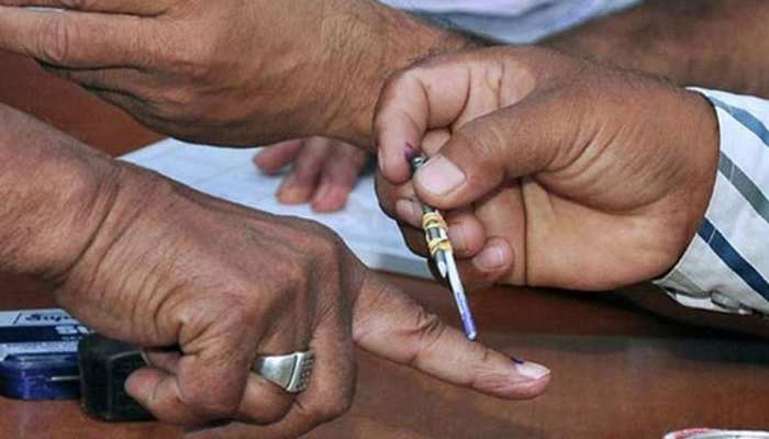 मध्य प्रदेश: सुप्रीम कोर्ट में चुनाव आयोग ने दिया कांग्रेस को करारा जवाब, कहा- 'काम में रुकावट न डालेंं' मध्य प्रदेश: सुप्रीम कोर्ट में चुनाव आयोग ने दिया कांग्रेस को करारा जवाब, कहा- 'काम में रुकावट न डालेंं'