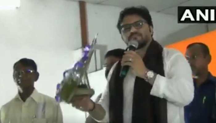 VIDEO: केंद्रीय मंत्री बाबुल सुप्रियो के बिगड़े बोल, कहा- टांग तोड़कर व्हीलचेयर गिफ्ट कर दूंगा VIDEO: केंद्रीय मंत्री बाबुल सुप्रियो के बिगड़े बोल, कहा- टांग तोड़कर व्हीलचेयर गिफ्ट कर दूंगा