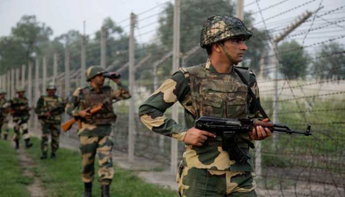 INDvsPAK मुकाबले से पहले पाकिस्तान की नापाक हरकत, सीमा पर BSF जवान को धोखे से मारी गोली INDvsPAK मुकाबले से पहले पाकिस्तान की नापाक हरकत, सीमा पर BSF जवान को धोखे से मारी गोली