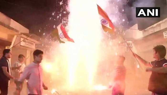 पाकिस्तान के खिलाफ टीम इंडिया की सबसे बड़ी जीत, देशभर में मना जश्न पाकिस्तान के खिलाफ टीम इंडिया की सबसे बड़ी जीत, देशभर में मना जश्न