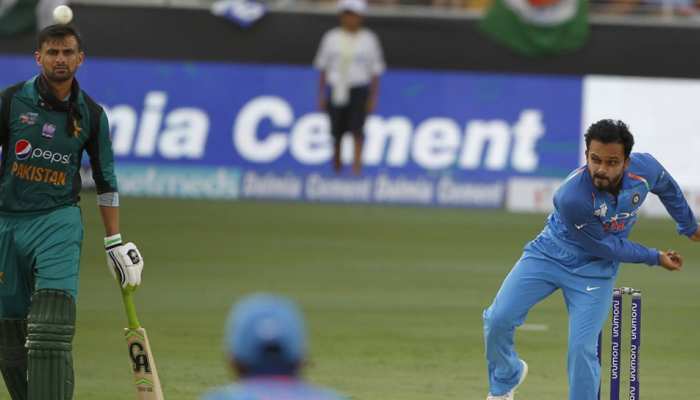 धोनी की शानदार स्टंपिंग और रायडू का रन आउट, देखिए कैसे केदार जाधव को मिली सफलता धोनी की शानदार स्टंपिंग और रायडू का रन आउट, देखिए कैसे केदार जाधव को मिली सफलता