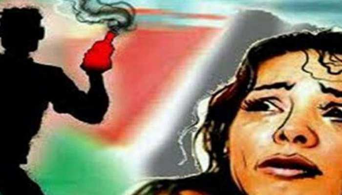 इंदौरः एसिड अटैक सर्वायवर का अब प्रदेश सरकार कराएगी इलाज इंदौरः एसिड अटैक सर्वायवर का अब प्रदेश सरकार कराएगी इलाज