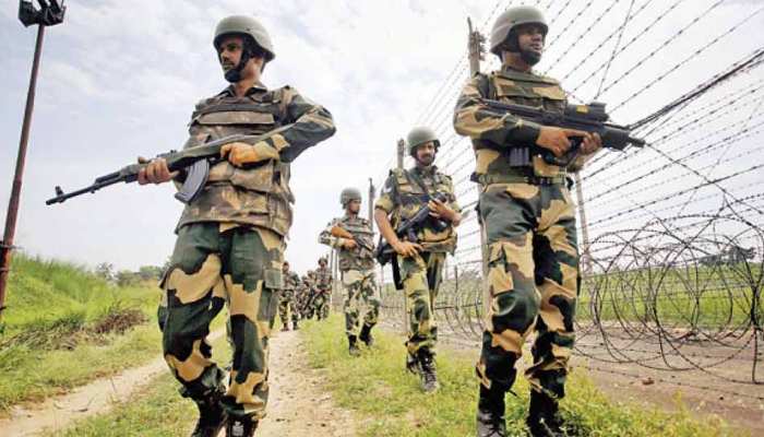 BSF की पाकिस्तान को चेतावनी, 'अब हम जो करेगें उसका जिम्मेदार वो खुद होगा' BSF की पाकिस्तान को चेतावनी, 'अब हम जो करेगें उसका जिम्मेदार वो खुद होगा'