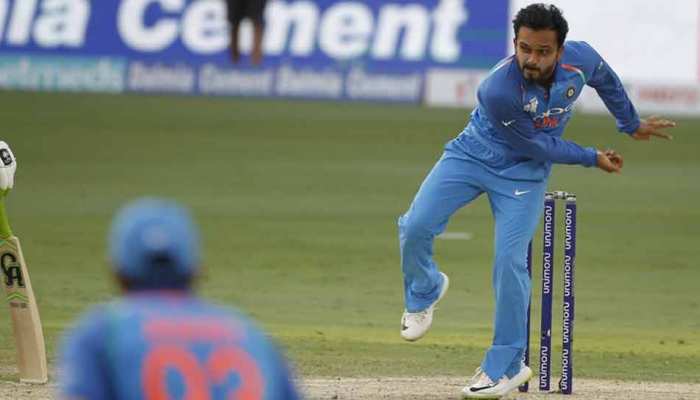 टीम इंडिया के इस ‘गोल्डन आर्म’ को बॉलिंग प्रैक्टिस पसंद नहीं, पर मैचों में करता है बड़े शिकार टीम इंडिया के इस ‘गोल्डन आर्म’ को बॉलिंग प्रैक्टिस पसंद नहीं, पर मैचों में करता है बड़े शिकार
