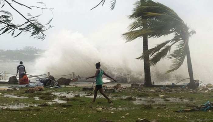 केरल के बाद अब इस राज्य में कहर बरपा रही बारिश, मौसम विभाग ने जारी की तेज आंधी की चेतावनी केरल के बाद अब इस राज्य में कहर बरपा रही बारिश, मौसम विभाग ने जारी की तेज आंधी की चेतावनी