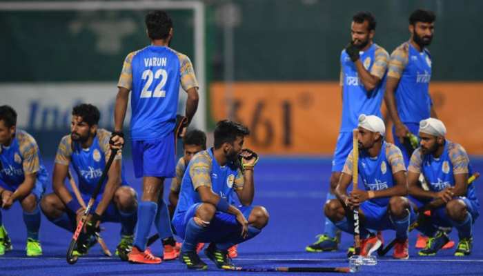 कोच हरेंद्र सिंह ने हॉकी खिलाड़ियों से कहा, हर खिलाड़ी बताए एशियाड में हार के पांच कारण कोच हरेंद्र सिंह ने हॉकी खिलाड़ियों से कहा, हर खिलाड़ी बताए एशियाड में हार के पांच कारण
