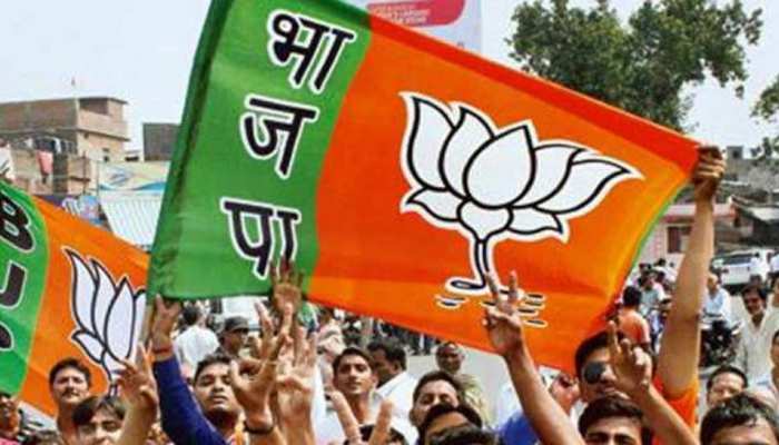 छत्तीसगढ़: चुनाव से पहले कई पूर्व आईएएस-आईपीएस अधिकारियों ने थामा बीजेपी का दामन छत्तीसगढ़: चुनाव से पहले कई पूर्व आईएएस-आईपीएस अधिकारियों ने थामा बीजेपी का दामन