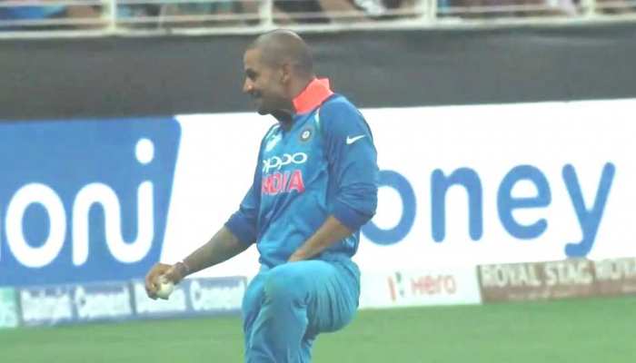 Asia Cup 2018: शिखर धवन ने बनाया सबसे अधिक कैच लपकने का रिकॉर्ड Asia Cup 2018: शिखर धवन ने बनाया सबसे अधिक कैच लपकने का रिकॉर्ड