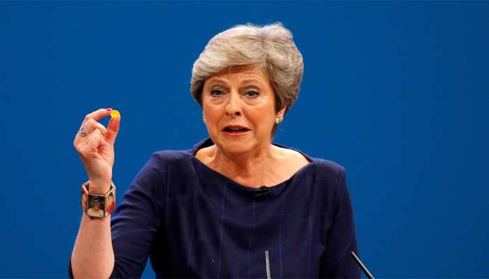 ब्रिटेन: PM टेरीजा मे ने EU को दिया अल्टीमेटम, कहा- सम्मानपूर्वक पेश आएं ब्रिटेन: PM टेरीजा मे ने EU को दिया अल्टीमेटम, कहा- सम्मानपूर्वक पेश आएं