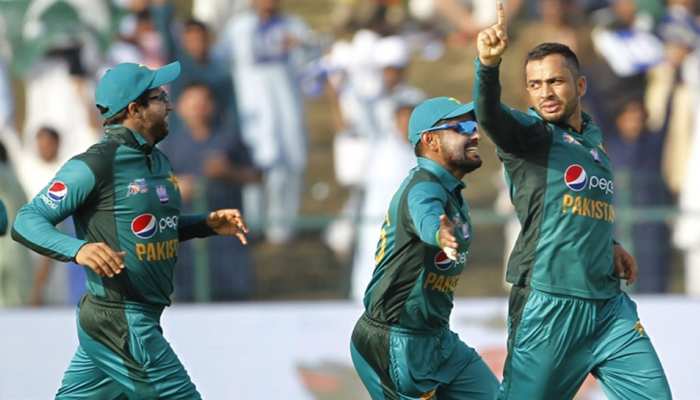 खिलाड़ी ही नहीं, PCB को भी नहीं आती अंग्रेजी, गलत ट्वीट पर भारतीय फैन्स ने लगा दी क्लास खिलाड़ी ही नहीं, PCB को भी नहीं आती अंग्रेजी, गलत ट्वीट पर भारतीय फैन्स ने लगा दी क्लास