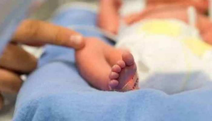 दिल्ली: 14 दिनों में डिप्थीरिया से पीड़ित 13 बच्चों की मौत दिल्ली: 14 दिनों में डिप्थीरिया से पीड़ित 13 बच्चों की मौत