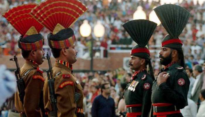 28,000 अरब रुपये के कर्ज में डूबा है पाकिस्तान और सेना बोली, 'हम भारत से युद्ध को तैयार' 28,000 अरब रुपये के कर्ज में डूबा है पाकिस्तान और सेना बोली, 'हम भारत से युद्ध को तैयार'