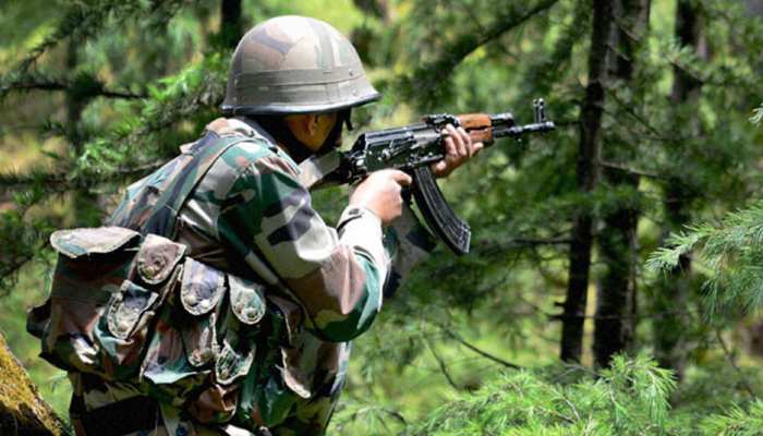 जम्मू-कश्मीर : पुलवामा में आतंकियों और सुरक्षा बलों के बीच मुठभेड़ जारी जम्मू-कश्मीर : पुलवामा में आतंकियों और सुरक्षा बलों के बीच मुठभेड़ जारी