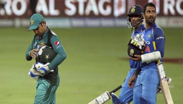 Asia Cup: कुछ ही घंटों में शुरू होने वाला भारत-पाक मुकाबला, जानिए पिछले मैच की 5 खास बातें Asia Cup: कुछ ही घंटों में शुरू होने वाला भारत-पाक मुकाबला, जानिए पिछले मैच की 5 खास बातें