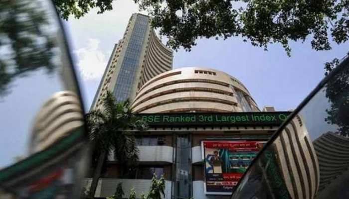 टॉप 7 कंपनियों का मार्केट कैप 89,779 करोड़ रुपए घटी, RIL को हुआ सबसे अधिक नुकसान टॉप 7 कंपनियों का मार्केट कैप 89,779 करोड़ रुपए घटी, RIL को हुआ सबसे अधिक नुकसान